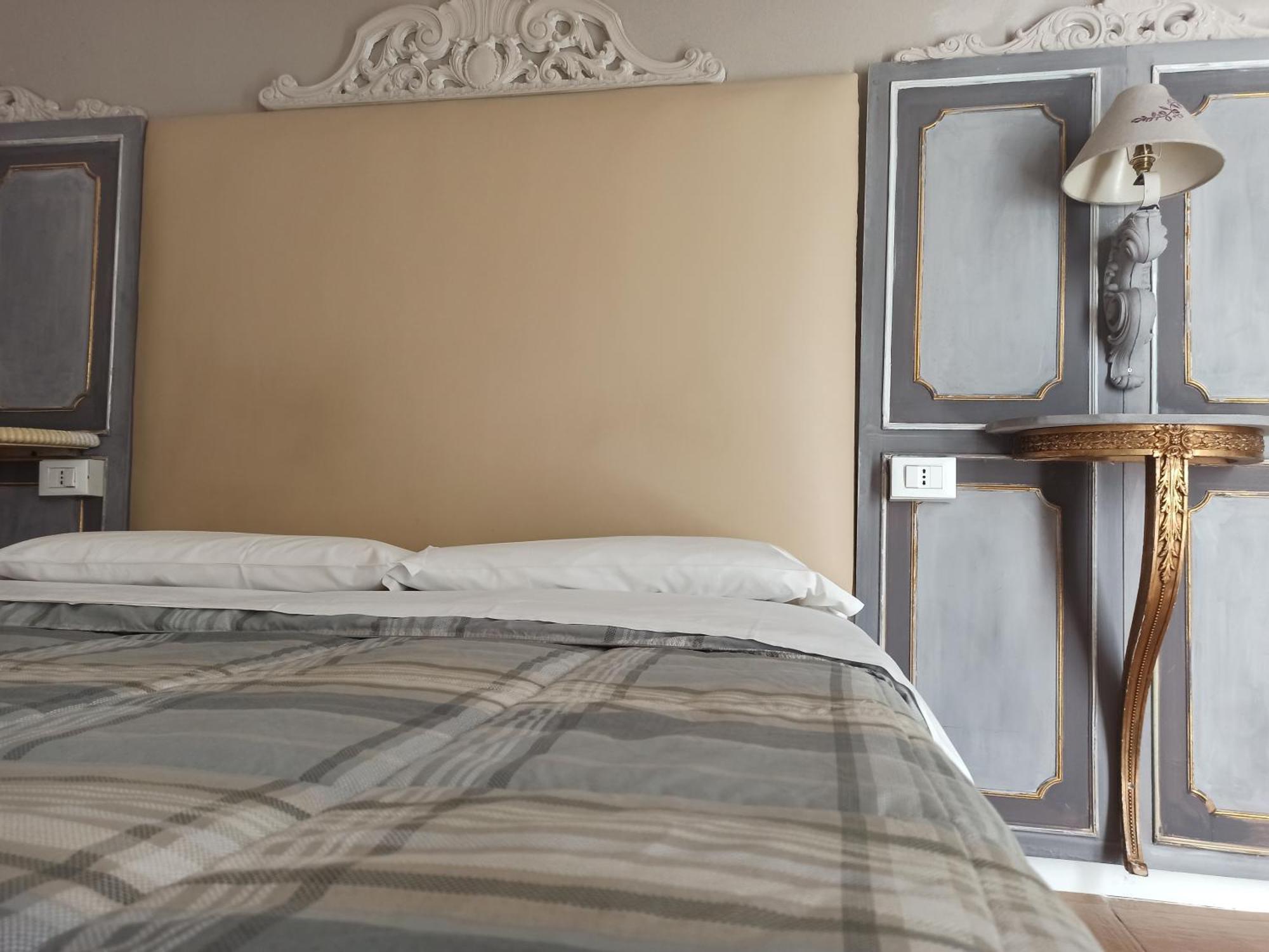 Cascina La Castagnara Bed & Breakfast Oriolo  Phòng bức ảnh