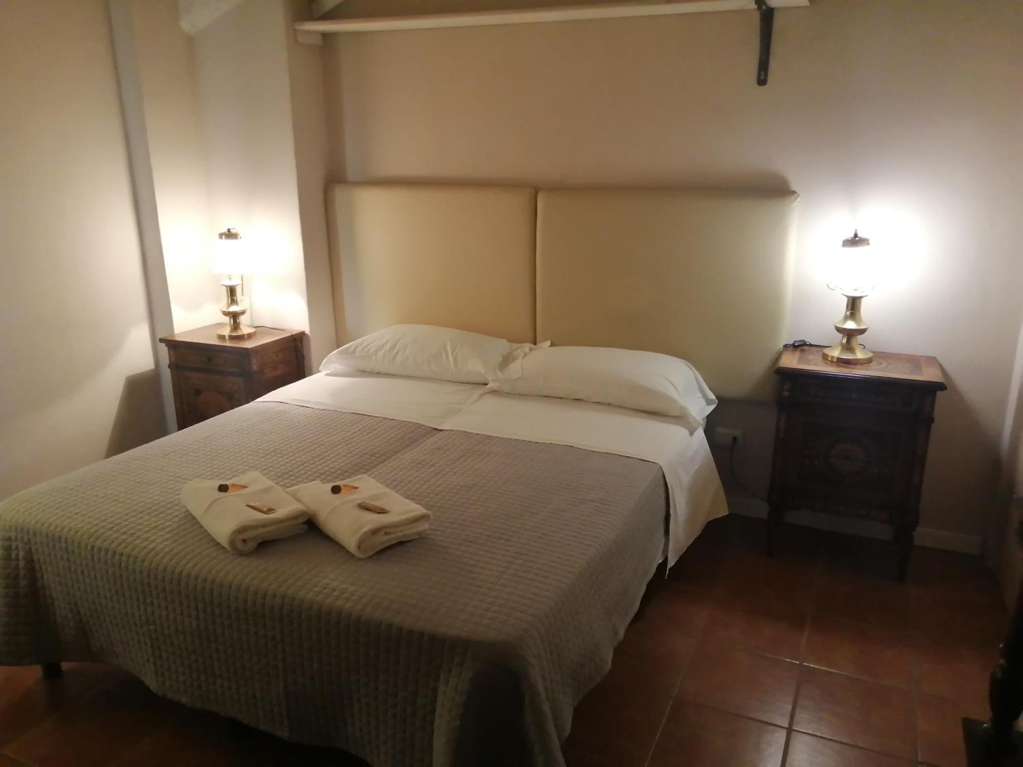 Cascina La Castagnara Bed & Breakfast Oriolo  Phòng bức ảnh