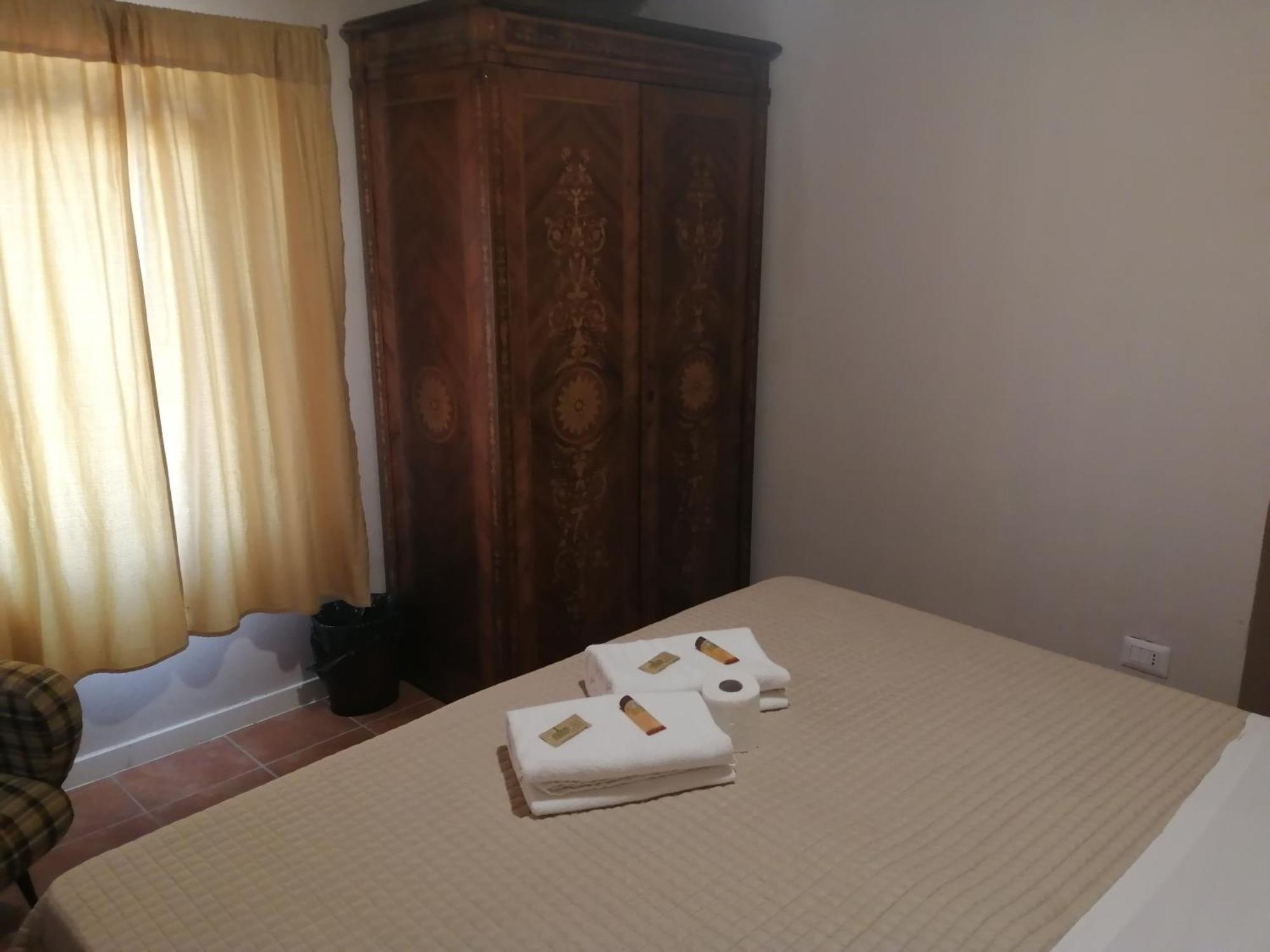 Cascina La Castagnara Bed & Breakfast Oriolo  Phòng bức ảnh